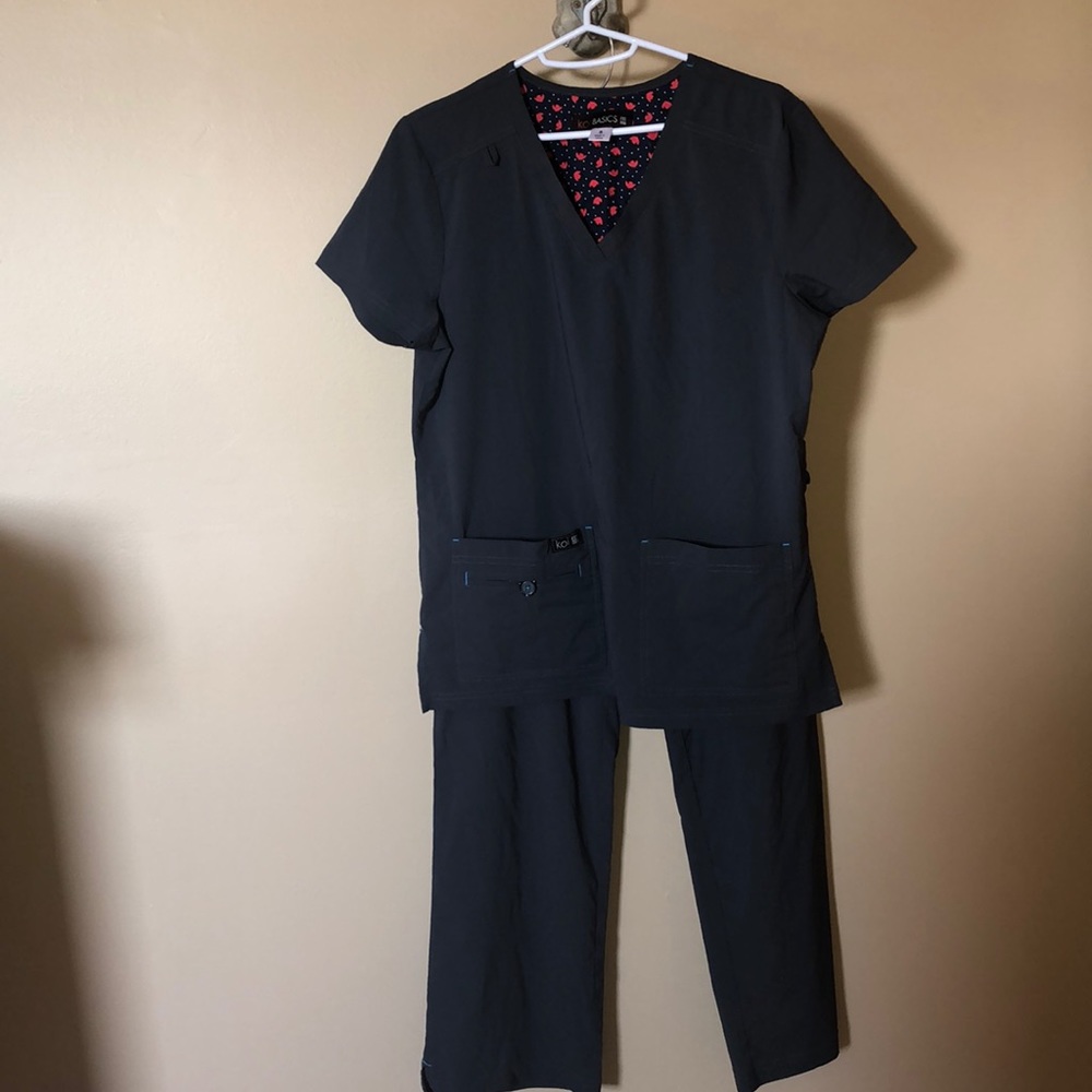 Koi scrub set
